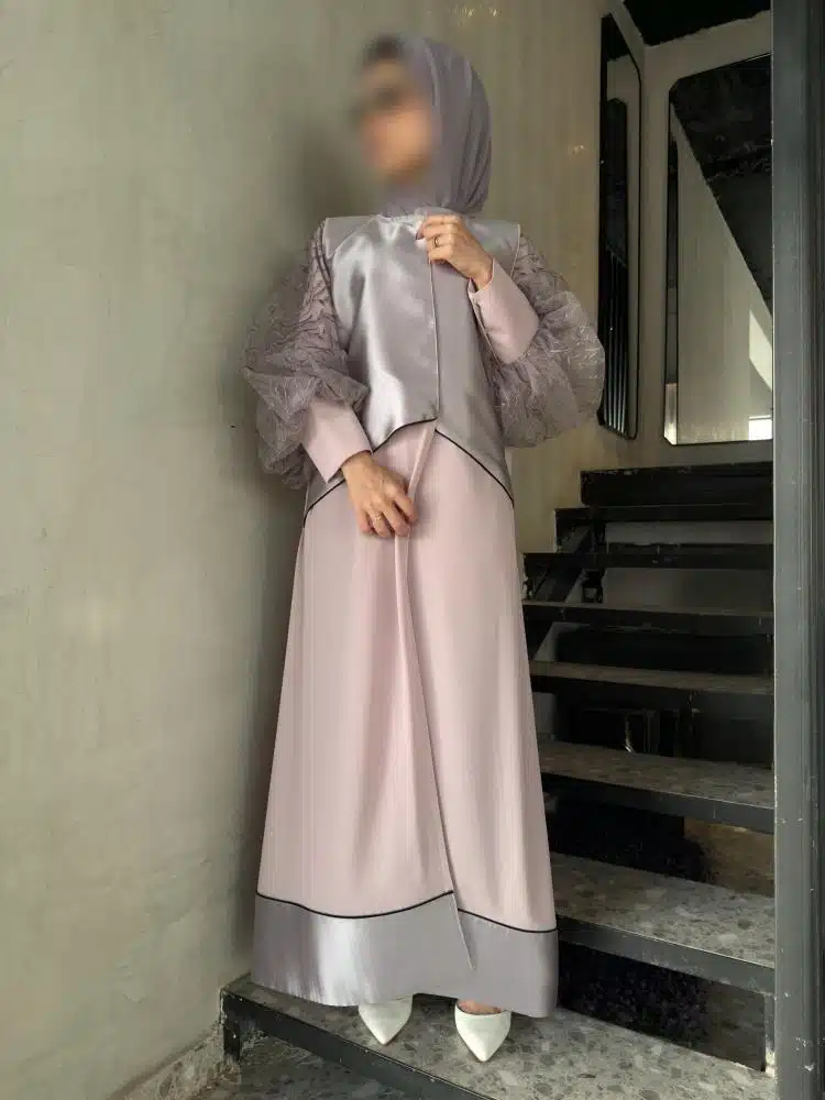 07ee0796-478a-4b54-8145-9d6c65c96c6c-750x1000-0mPC1xkY1xqUtYEKfkkuwEe1KPPd3Cx6cII7Gfb3.jpg عباية كريب فخمه - الصورة 1