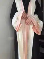 ⁦عباية كريب بأطراف ملونه⁩ - الصورة ⁦2⁩
