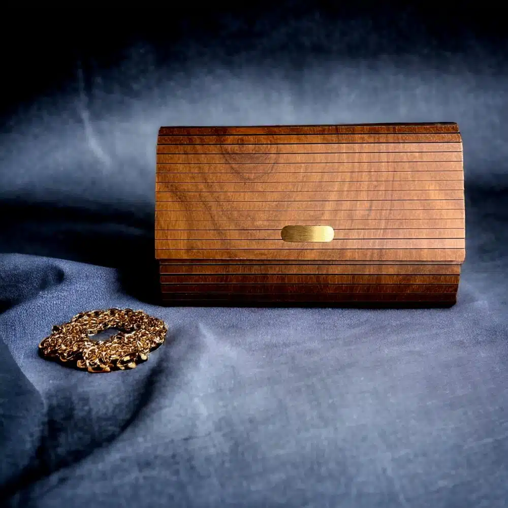 6e53b3ba-6589-43eb-9b3e-1b9879c11bb8-1000x1000-V1CAdaVi4AZsOoDYIGerZR0t7G1GC9v8Ad3HLXqG.jpg Classic Wood Bag - Image 1
