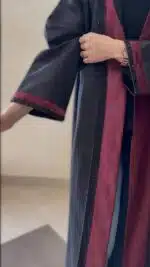 ⁦عباية التفته بالأسود والبرغندي⁩ - الصورة ⁦3⁩
