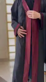 ⁦عباية التفته بالأسود والبرغندي⁩ - الصورة ⁦2⁩