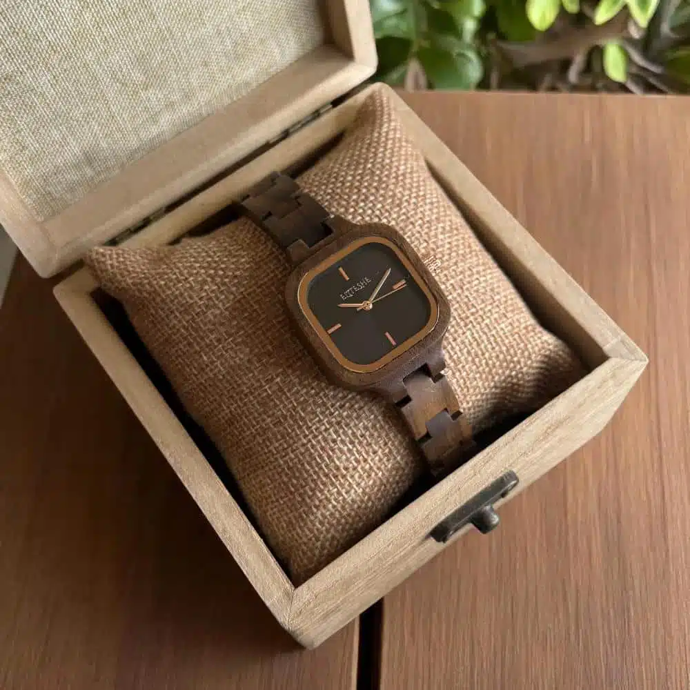 c6996746-e36b-48f1-82cd-4261dbb5382c-1000x1000-Ezp1y8QZumtJvMnZ7xFxCHyvZoobRs05W8qacLJn.jpg Walnut Nautica Wood - Women's - Image 1